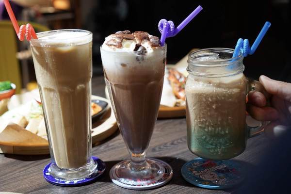 丁椰正宗新加坡料理：【苗栗頭份】丁椰正宗新加坡料理讓你體驗豐盛的南洋風味~加飯、加麵不用錢~尚順廣場多一個聚餐好去處