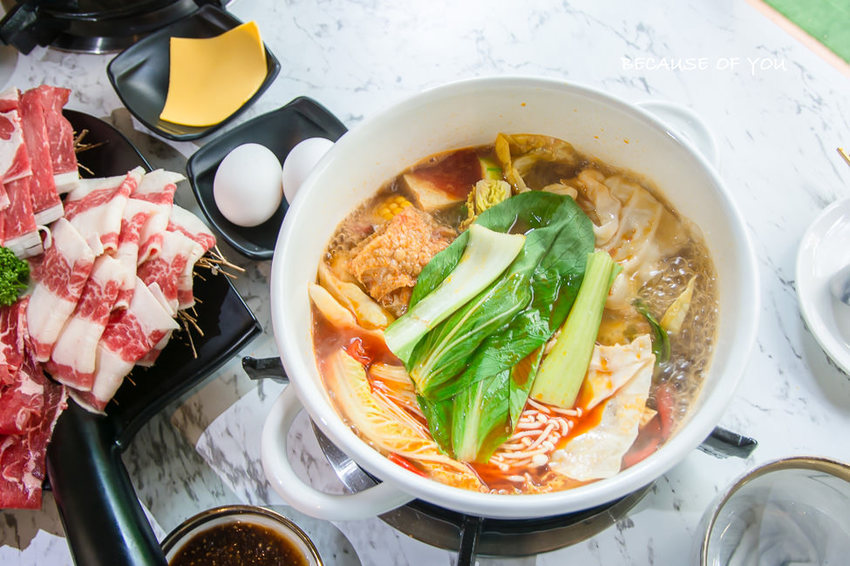 |高雄美食|因為有您,精緻法式琺瑯鍋物餐廳,二樓戶外還有IG網美打卡牆 - 阿婷的旅行札記。
