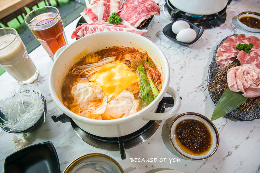 |高雄美食|因為有您,精緻法式琺瑯鍋物餐廳,二樓戶外還有IG網美打卡牆 - 阿婷的旅行札記。