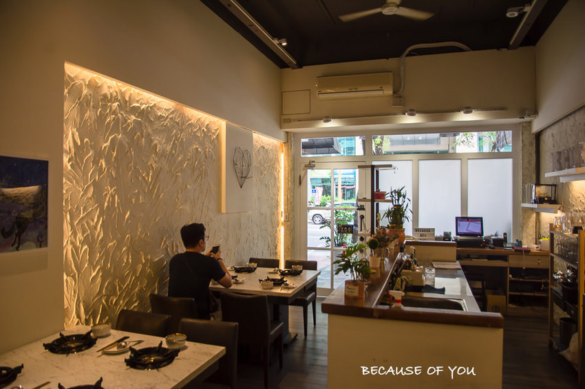 |高雄美食|因為有您,精緻法式琺瑯鍋物餐廳,二樓戶外還有IG網美打卡牆 - 阿婷的旅行札記。