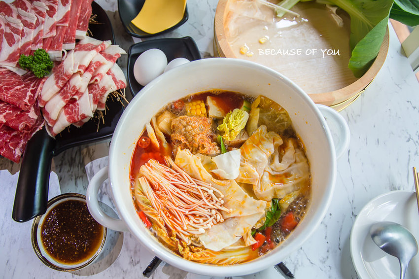 |高雄美食|因為有您,精緻法式琺瑯鍋物餐廳,二樓戶外還有IG網美打卡牆 - 阿婷的旅行札記。