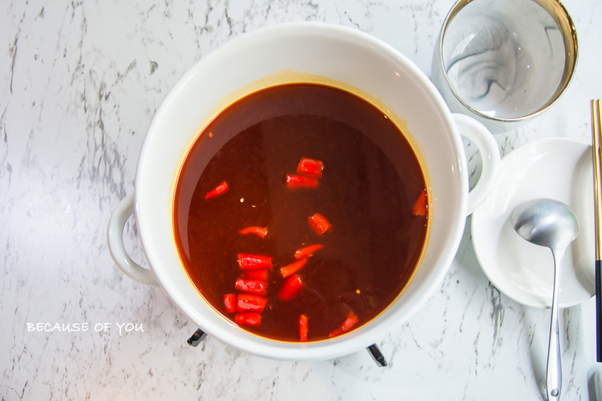 |高雄美食|因為有您,精緻法式琺瑯鍋物餐廳,二樓戶外還有IG網美打卡牆 - 阿婷的旅行札記。