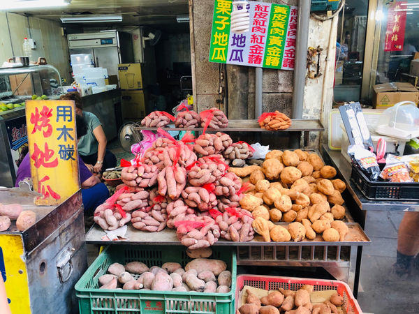 圓圓家愛吃貨-《新北美食》金山老街大碗名物-金山大碗螃蟹/海鮮麵/海鮮粥，食量小別開玩笑，兩人一碗剛剛好