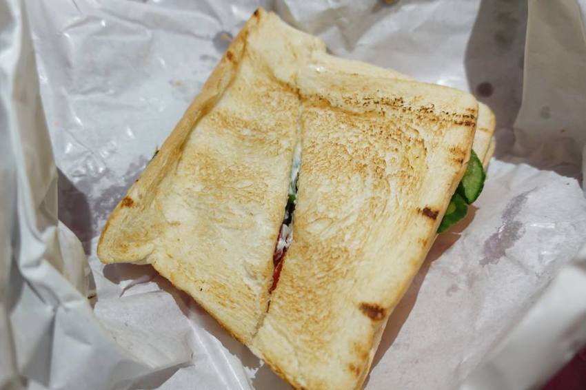 【基隆】深夜營業碳烤三明治 半夜人潮依舊多 火腿蛋三明治冷掉也好吃 - 水晶安蹄 不務正業過生活