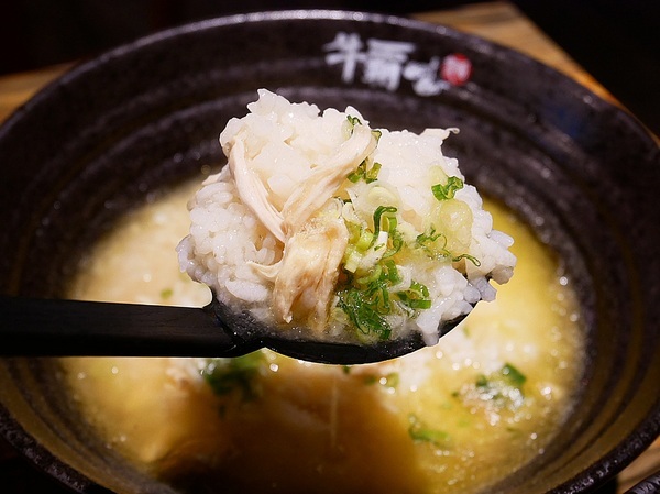 牛霸beefbar：牛霸beefbar-台北大安區牛肉麵  霸氣三寶一次享用  精燉雞粥滿滿精華在裡面 無雷餐點快來踩