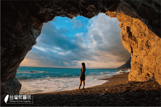 【花蓮旅遊推薦】此生必看海上日出，沙灘車探訪神秘海洞！ 台灣就醬玩 TaiwanGoFun