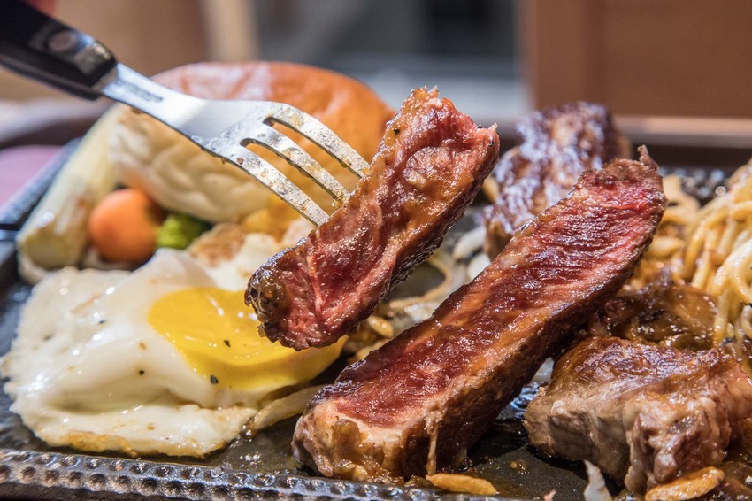 [台北信義]日本A4和牛牛排真的不用一千！最低280元起吃到超級烤箱厚切牛排！鉄火牛排TEKKA STEAK-新光三越A11店 - 大手牽小手。玩樂趣