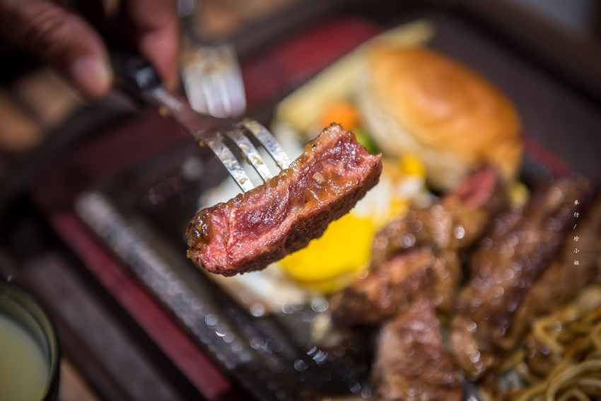 【台北美食】鉄火牛排2.0進駐新光三越A11美食街～900度超級烤箱製作的牛排280元起就吃得到｜捷運市政府站美食