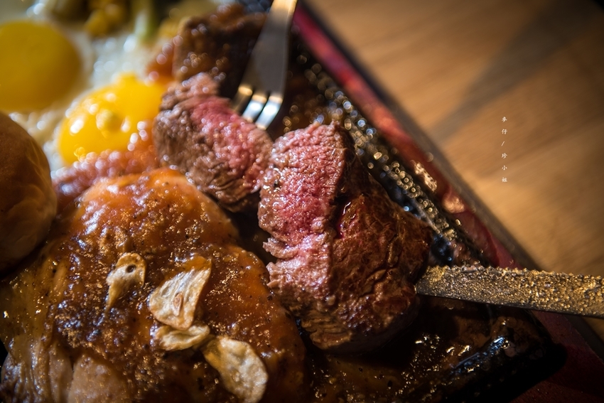 【台北美食】鉄火牛排2.0進駐新光三越A11美食街～900度超級烤箱製作的牛排280元起就吃得到｜捷運市政府站美食