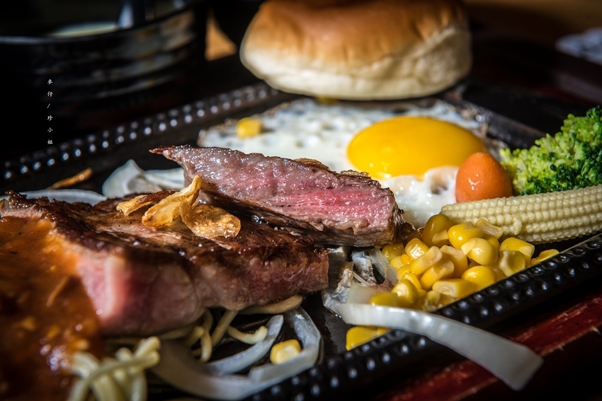 【台北美食】鉄火牛排2.0進駐新光三越A11美食街～900度超級烤箱製作的牛排280元起就吃得到｜捷運市政府站美食