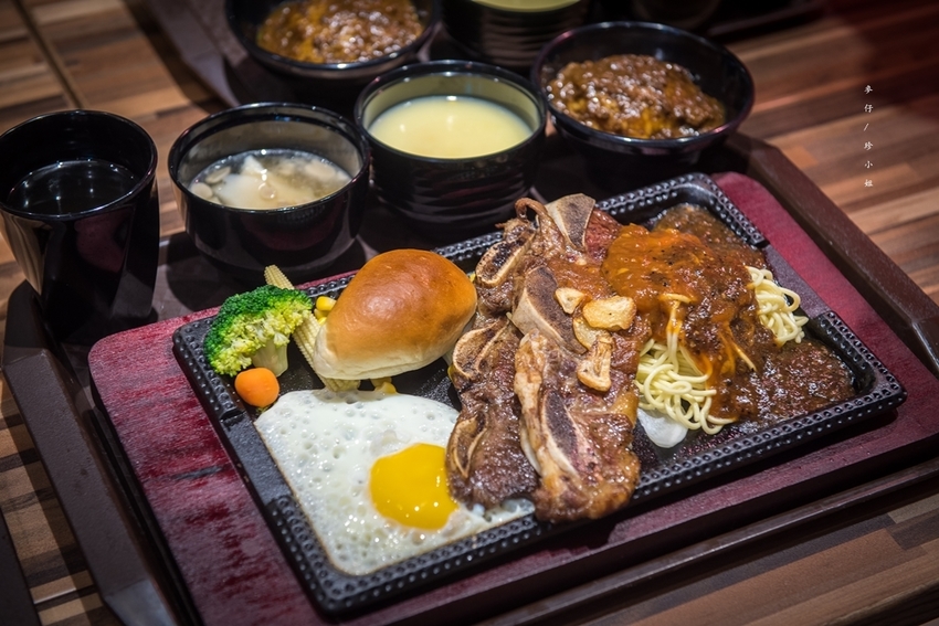 【台北美食】鉄火牛排2.0進駐新光三越A11美食街～900度超級烤箱製作的牛排280元起就吃得到｜捷運市政府站美食