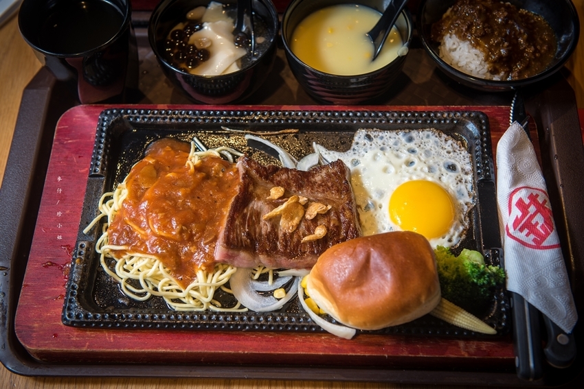 【台北美食】鉄火牛排2.0進駐新光三越A11美食街～900度超級烤箱製作的牛排280元起就吃得到｜捷運市政府站美食