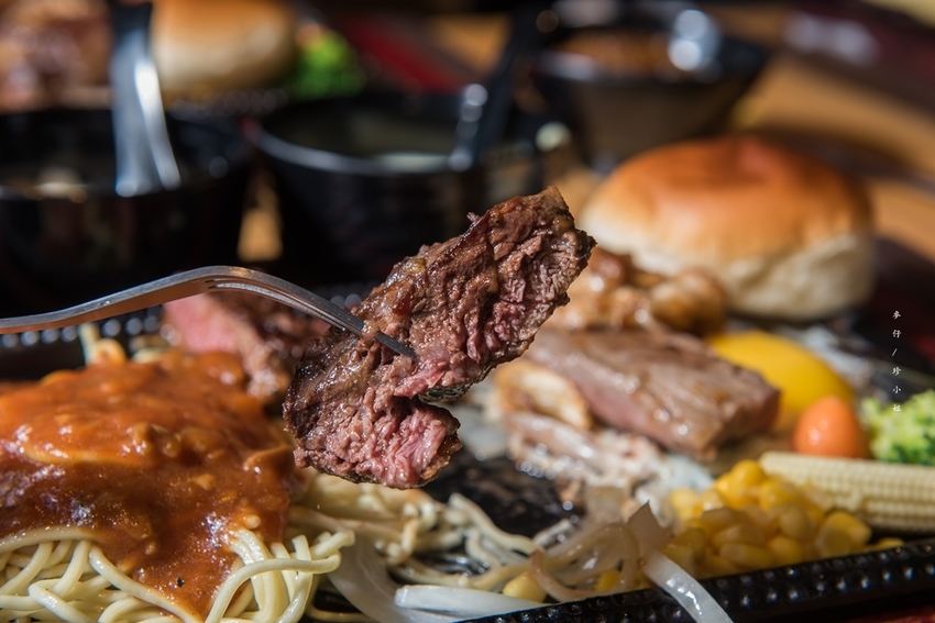 【台北美食】鉄火牛排2.0進駐新光三越A11美食街～900度超級烤箱製作的牛排280元起就吃得到｜捷運市政府站美食