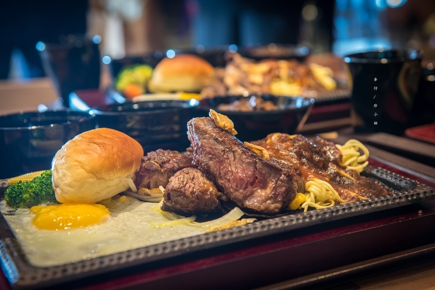 【台北美食】鉄火牛排2.0進駐新光三越A11美食街～900度超級烤箱製作的牛排280元起就吃得到｜捷運市政府站美食