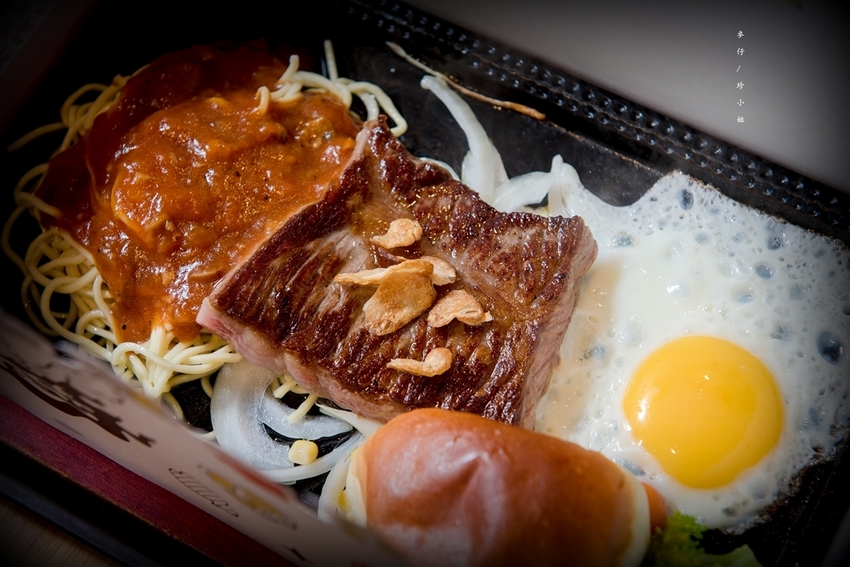 【台北美食】鉄火牛排2.0進駐新光三越A11美食街～900度超級烤箱製作的牛排280元起就吃得到｜捷運市政府站美食