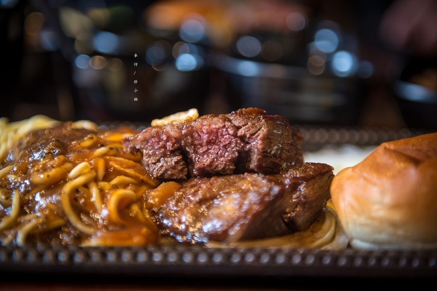 【台北美食】鉄火牛排2.0進駐新光三越A11美食街～900度超級烤箱製作的牛排280元起就吃得到｜捷運市政府站美食