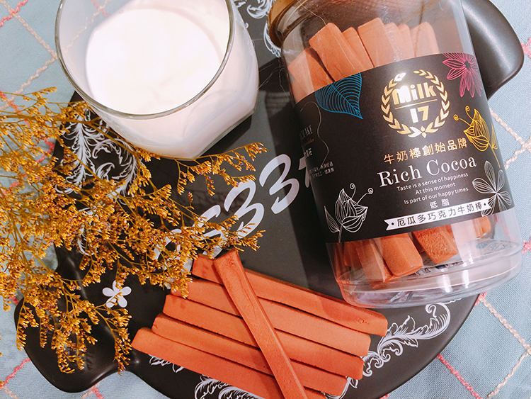 純新MILK17牛奶棒,牛奶棒,純新,MILK17,寶寶零食,無添加零食,高雄人氣下午茶,古早味零食,小時候零食,大人味零食,全家好吃零食