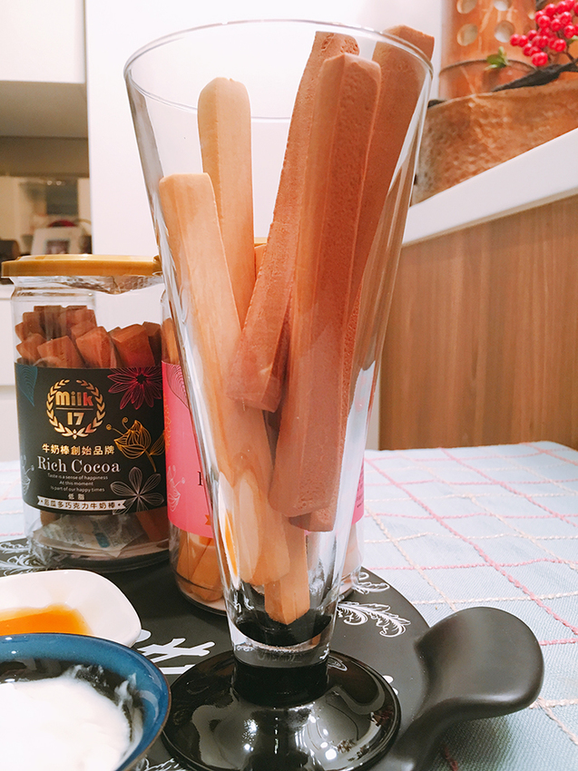 純新MILK17牛奶棒,牛奶棒,純新,MILK17,韓國瑜美食地圖,高雄伴手禮,高雄人氣伴手禮,高雄人氣甜點,母親節蛋糕推薦,生日派對點心