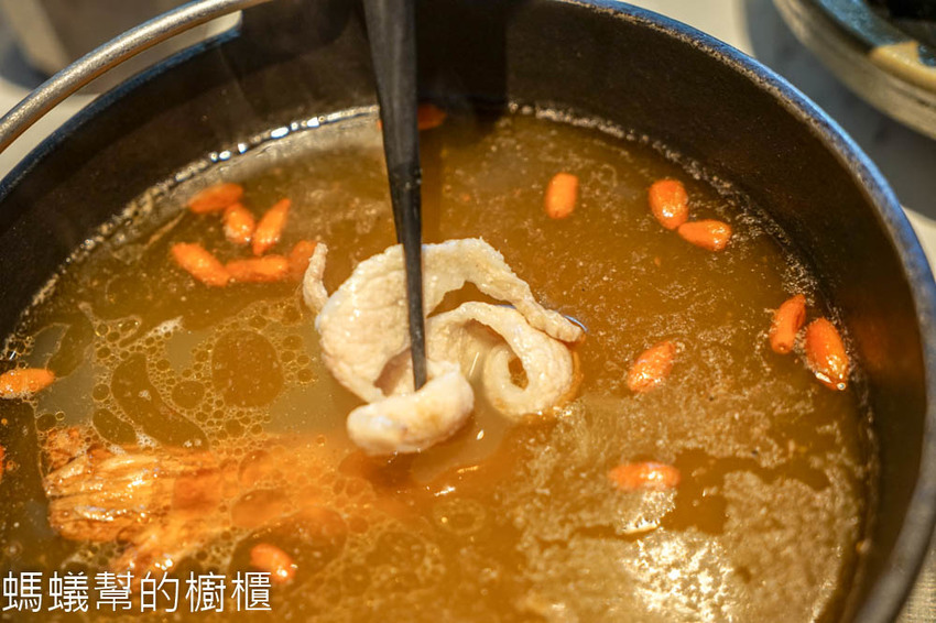 台中源鍋精緻鍋物 | 台中海鮮鍋物推薦，公益路美食，霸氣雙人海鮮船，特色麻油螃蟹鍋，回味無窮。 - 螞蟻幫的櫥櫃