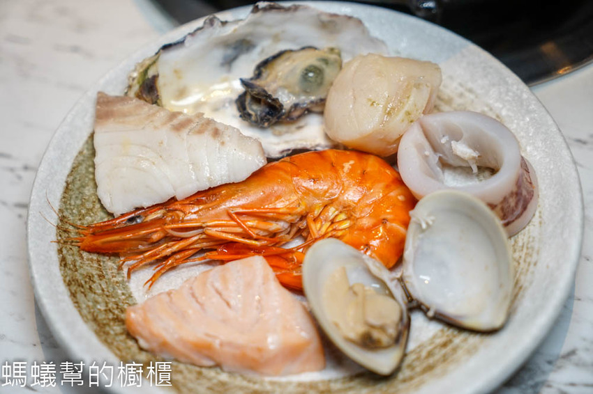 台中源鍋精緻鍋物 | 台中海鮮鍋物推薦，公益路美食，霸氣雙人海鮮船，特色麻油螃蟹鍋，回味無窮。 - 螞蟻幫的櫥櫃