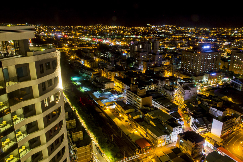 【宜蘭景點】羅東夜景私房景點|村却國際溫泉酒店|THE ROOF 190星空酒吧~宜蘭首創空中酒吧,羅東百萬夜景盡收眼底