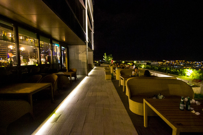 【宜蘭景點】羅東夜景私房景點|村却國際溫泉酒店|THE ROOF 190星空酒吧~宜蘭首創空中酒吧,羅東百萬夜景盡收眼底