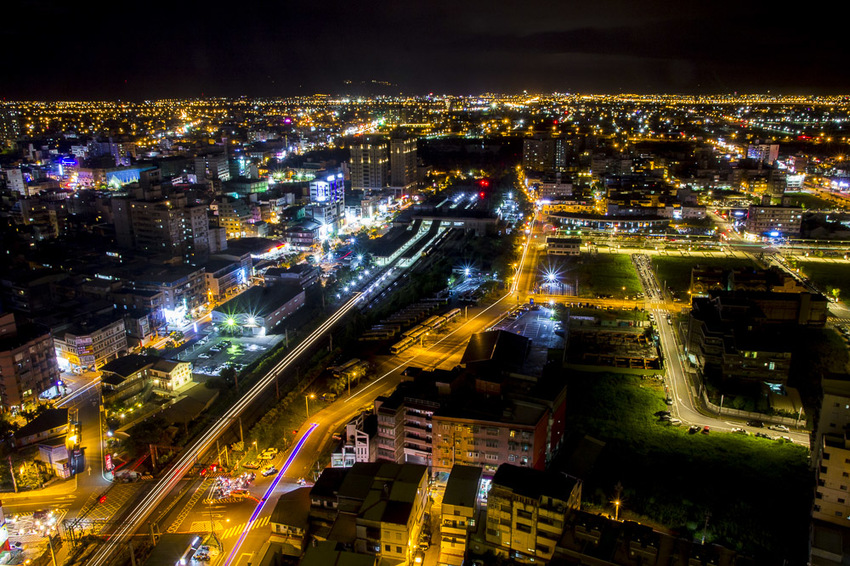 【宜蘭景點】羅東夜景私房景點|村却國際溫泉酒店|THE ROOF 190星空酒吧~宜蘭首創空中酒吧,羅東百萬夜景盡收眼底