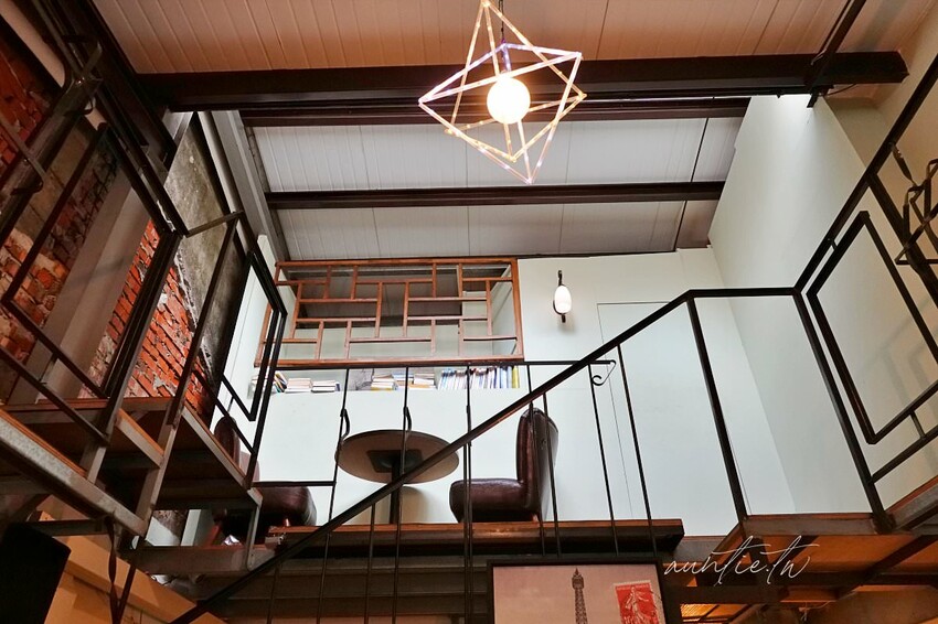 【台中】桂蘭麵，巷弄中老宅麵店，手切滷肉飯爆多香菜，50元雞腿麵可遇不可求