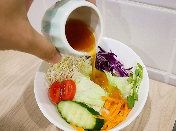 初莧Choosing：初莧Choosing-台中北屯區義大利麵、低卡餐  前一天吃太多嗎？  那今天就來這邊減少罪惡感  輕鬆、飽足又沒負擔