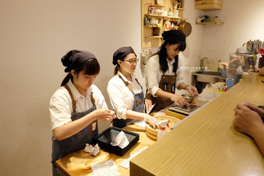 新竹東區│Yamada山田麻糬製造所-新竹好吃麻糬，人氣麻糬專賣店，可愛中藥包包裝，近大遠百 - 藍色起士的美食主義