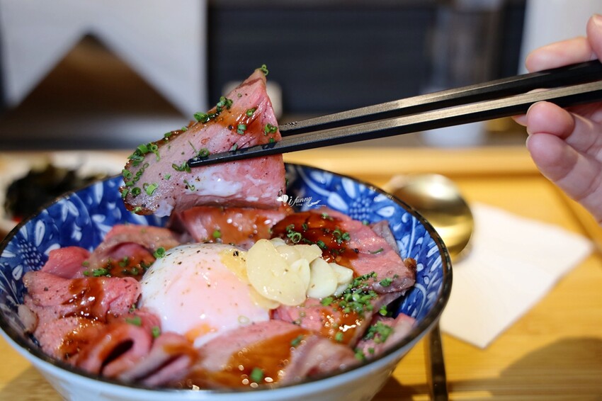 台北市中山區忠孝復興站 | YORUよる 現烤現切紐約客牛定食不用500元 連續三年榮獲米其林餐盤推薦