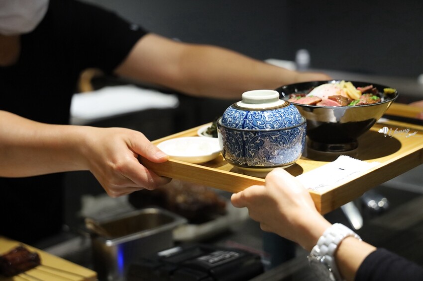 台北市中山區忠孝復興站 | YORUよる 現烤現切紐約客牛定食不用500元 連續三年榮獲米其林餐盤推薦