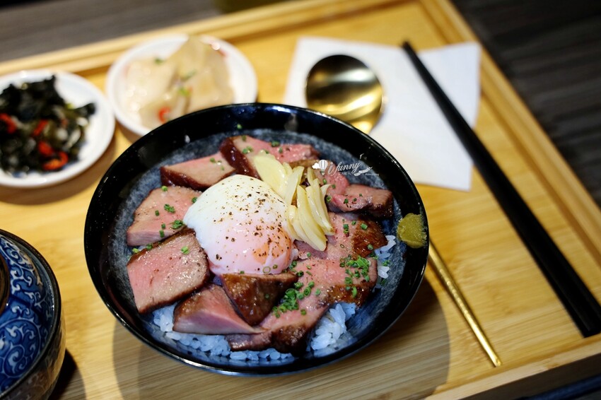 台北市中山區忠孝復興站 | YORUよる 現烤現切紐約客牛定食不用500元 連續三年榮獲米其林餐盤推薦