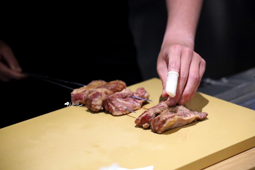 台北市中山區忠孝復興站 | YORUよる 現烤現切紐約客牛定食不用500元 連續三年榮獲米其林餐盤推薦