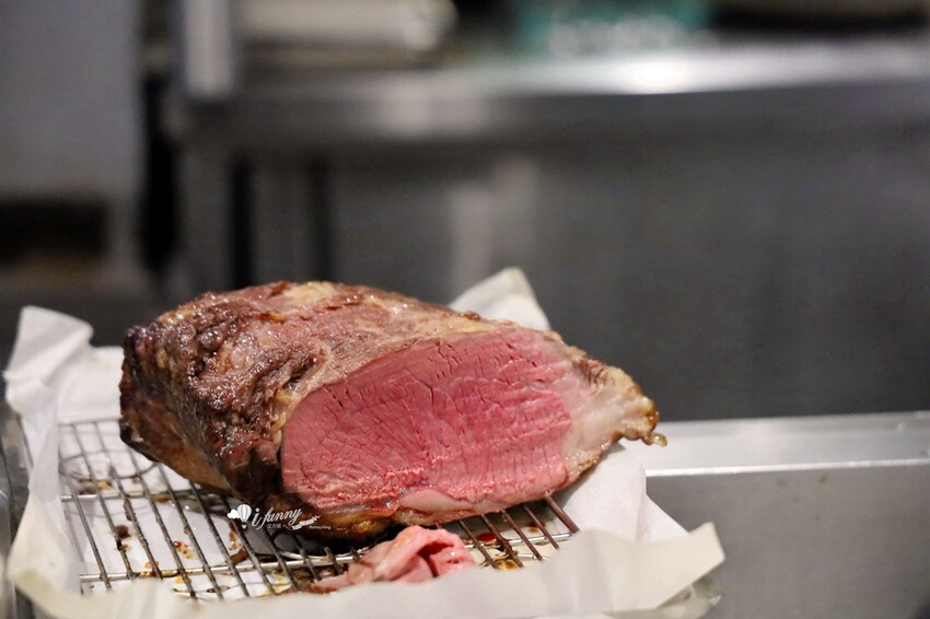 台北市中山區忠孝復興站 | YORUよる 現烤現切紐約客牛定食不用500元 連續三年榮獲米其林餐盤推薦