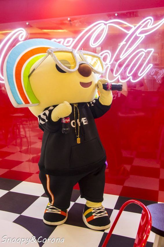 【玩樂．台北】7-ELEVEN X 可口可樂聯名門市／7-11威京門市～大紅色搶眼裝潢與可口可樂絕版收藏品，可樂迷必打卡