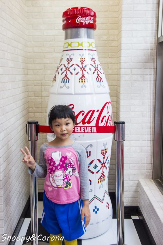 【玩樂．台北】7-ELEVEN X 可口可樂聯名門市／7-11威京門市～大紅色搶眼裝潢與可口可樂絕版收藏品，可樂迷必打卡