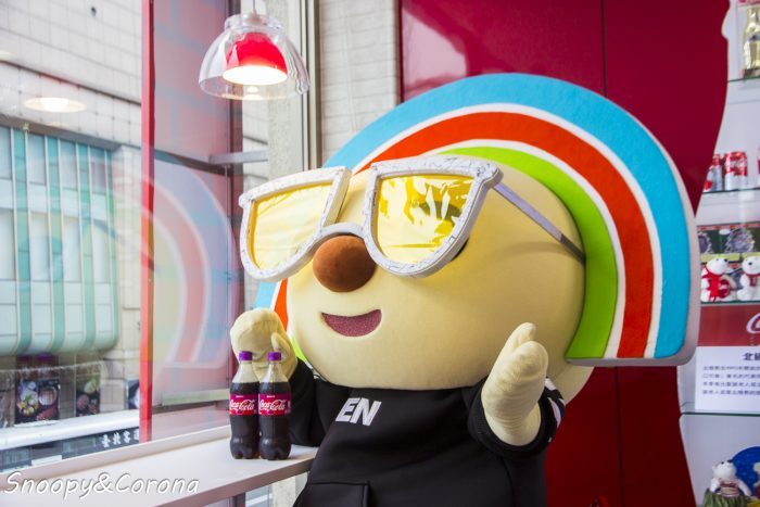 【玩樂．台北】7-ELEVEN X 可口可樂聯名門市／7-11威京門市～大紅色搶眼裝潢與可口可樂絕版收藏品，可樂迷必打卡