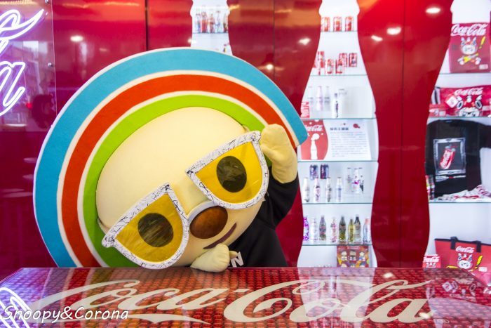 【玩樂．台北】7-ELEVEN X 可口可樂聯名門市／7-11威京門市～大紅色搶眼裝潢與可口可樂絕版收藏品，可樂迷必打卡