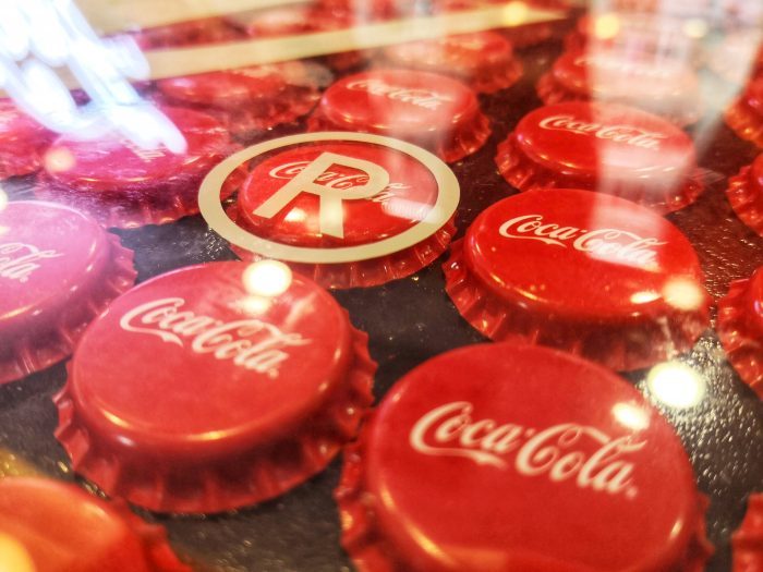 【玩樂．台北】7-ELEVEN X 可口可樂聯名門市／7-11威京門市～大紅色搶眼裝潢與可口可樂絕版收藏品，可樂迷必打卡