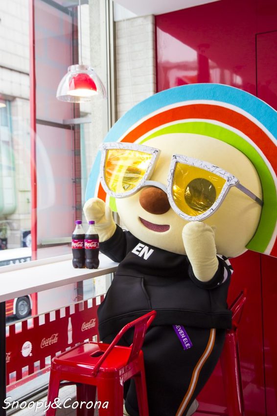 【玩樂．台北】7-ELEVEN X 可口可樂聯名門市／7-11威京門市～大紅色搶眼裝潢與可口可樂絕版收藏品，可樂迷必打卡