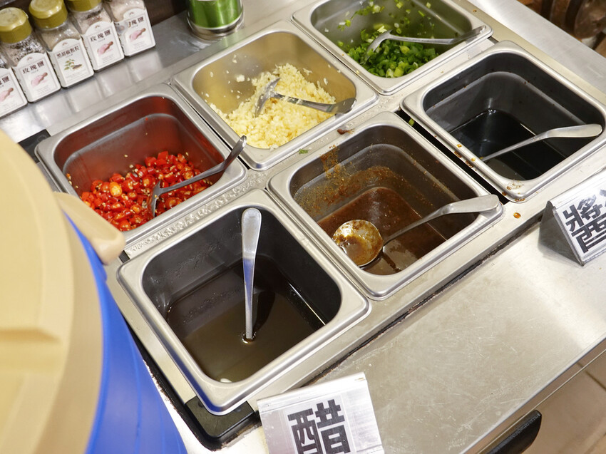 南投縣草屯鎮南投草屯—一饌泰式銅盤燒烤火鍋｜草屯田間人氣泰式火鍋｜北投路