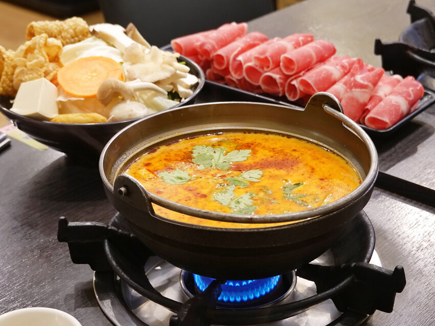 南投縣草屯鎮南投草屯—一饌泰式銅盤燒烤火鍋｜草屯田間人氣泰式火鍋｜北投路