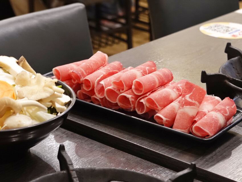 南投縣草屯鎮南投草屯—一饌泰式銅盤燒烤火鍋｜草屯田間人氣泰式火鍋｜北投路