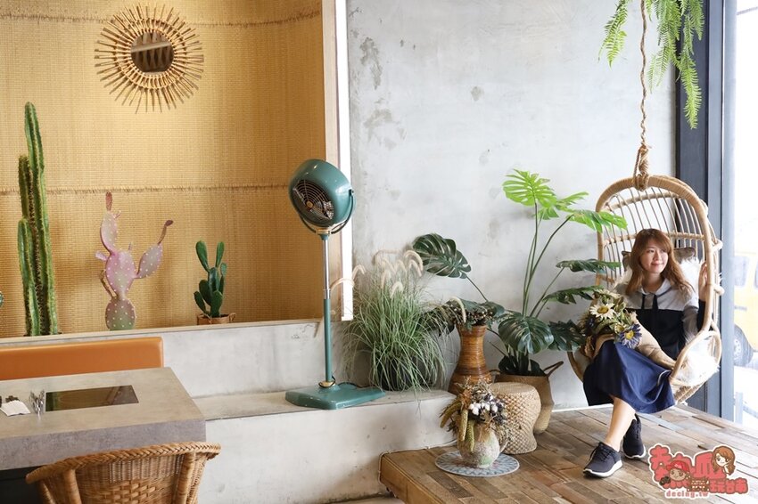 【台南火鍋】叢林系南洋風格型態的火鍋店!海鮮肉品滿到整個快溢出來。母親節、父親節聚餐推薦:花花世界鍋物WHATSWORLDresort-台南東區總店-火鍋界中的唯一奇葩 - 熱血玩台南。跳躍新世界