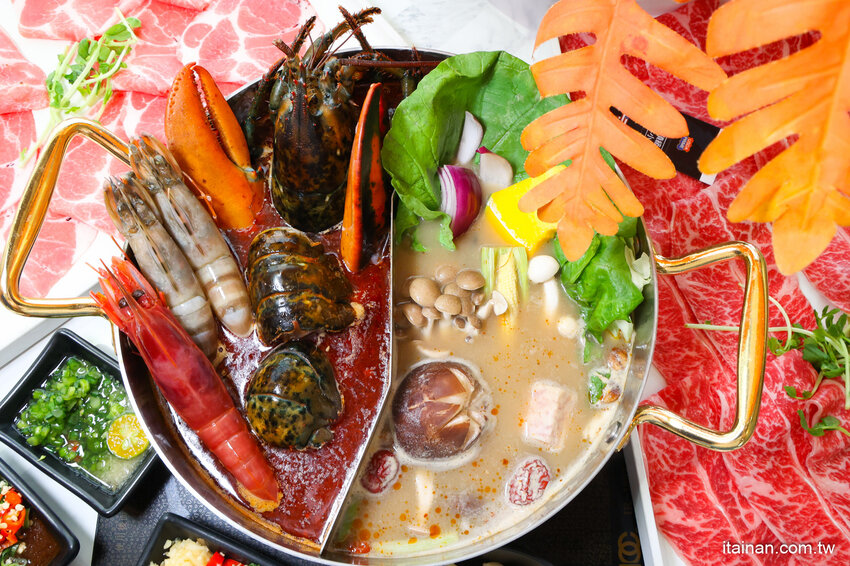 現撈活體波士頓龍蝦華麗上桌，打卡再送超巨帆立貝!台南最美麗的火鍋店「花花世界鍋物」台南聚餐推薦 @台南好Food遊