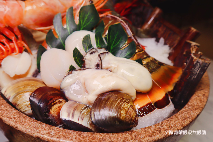 台南火鍋推薦花花世界鍋物-火鍋界中的唯一奇葩！宵夜就吃台南新開幕美得冒泡叢林風的鍋物店