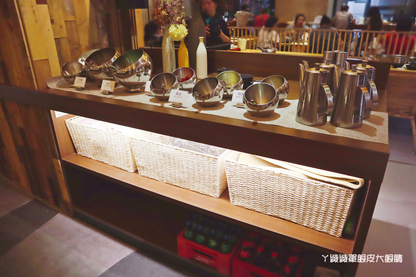 台南火鍋推薦花花世界鍋物-火鍋界中的唯一奇葩！宵夜就吃台南新開幕美得冒泡叢林風的鍋物店