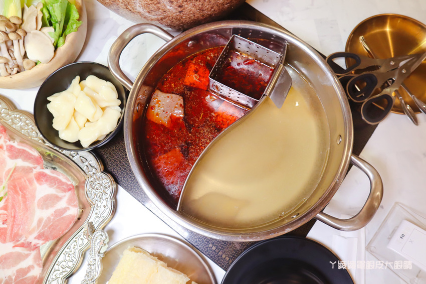 台南火鍋推薦花花世界鍋物-火鍋界中的唯一奇葩！宵夜就吃台南新開幕美得冒泡叢林風的鍋物店