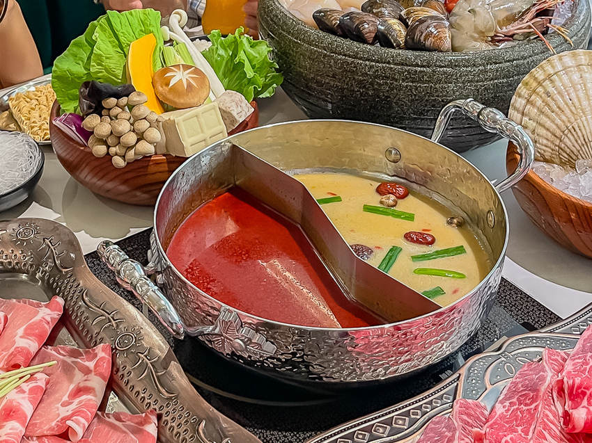 花花世界海鮮鍋物湯頭